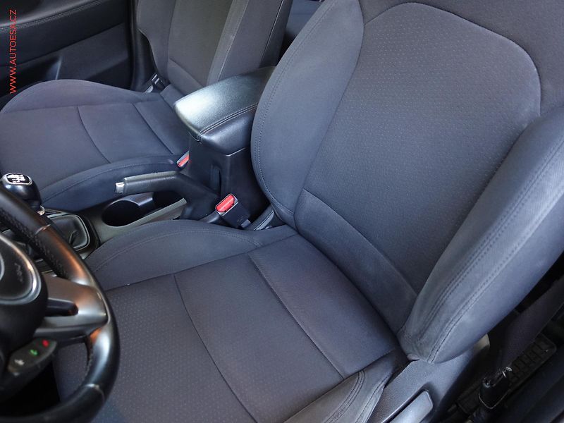 Kia Carens (2014) 1.6GDi, 1.maj,ČR, AC, tempo - fotka 9 z 23