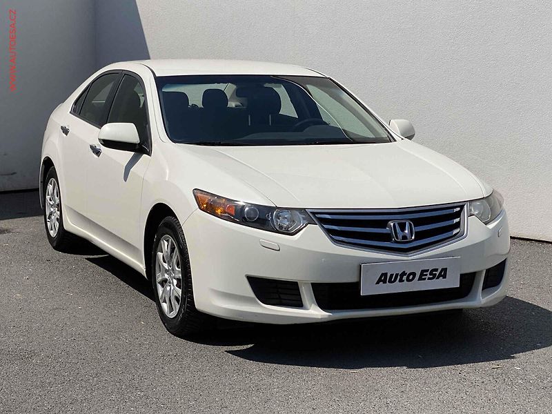 Honda Accord (2010) 2.0 i-VTEC, Comfort, výhřev - fotka 1 z 16