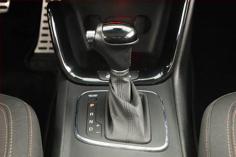 Kia Ceed (2014) 1.6 CRDi, Automat, Navi - fotka 13 z 18