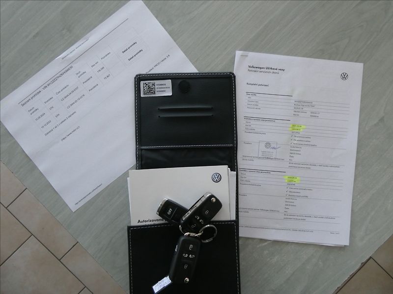 Volkswagen Multivan 2,0 TDi DSG Highline,1.majitel - fotka 46 z 50