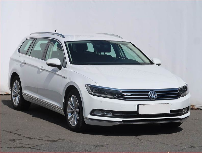Volkswagen Passat (2018) Highline 2.0 TDI, 4X4 - fotografie inzerátu