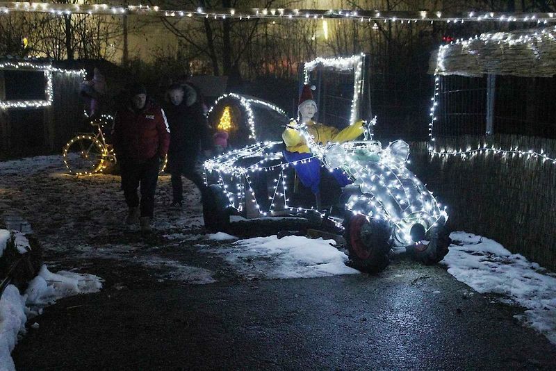 Popáté byly v Auto-retro-muzeum Veteráni Litvínov zahájeny Vánoce u Veteránů. Světýlky jsou osvětlena nejen auta, ale i přilehlý selský dvoreček.