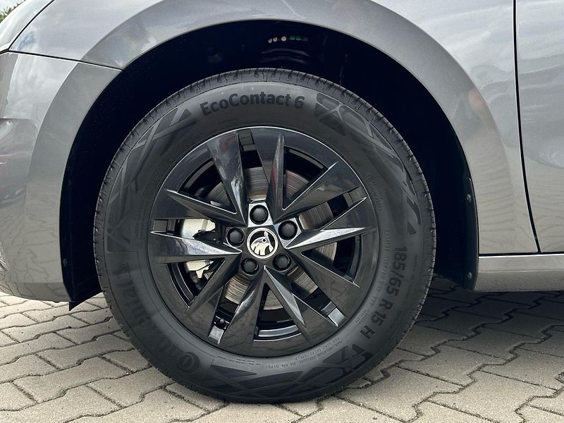 Škoda Fabia Style 1.0 TSI 6MP - fotka 10 z 17