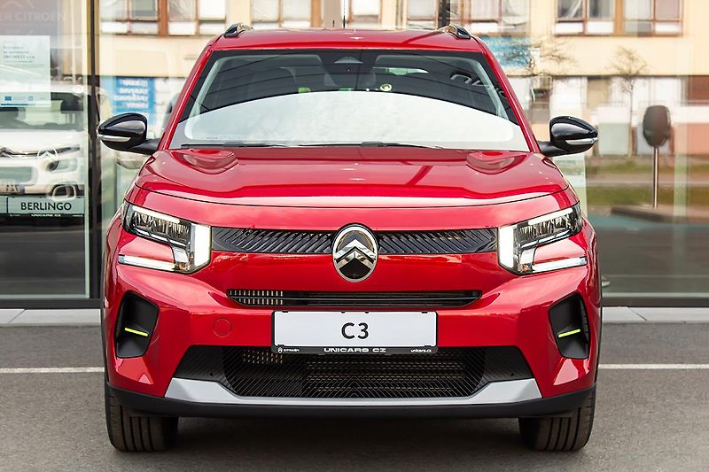 Citroën C3 (2026) 1,2 PLUS Turbo 100k+ZIMNÍ PNEU - fotka 2 z 19