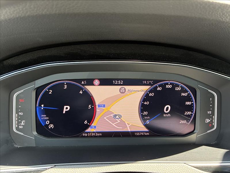 Volkswagen Passat 2,0 KAMERA 360,KEYLESS,VIRTUAL - fotka 29 z 31