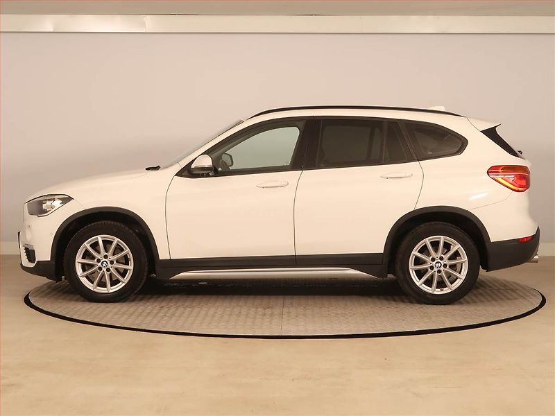 BMW X1 (2016) sDrive18d, Automat, Kůže - fotka 3 z 21