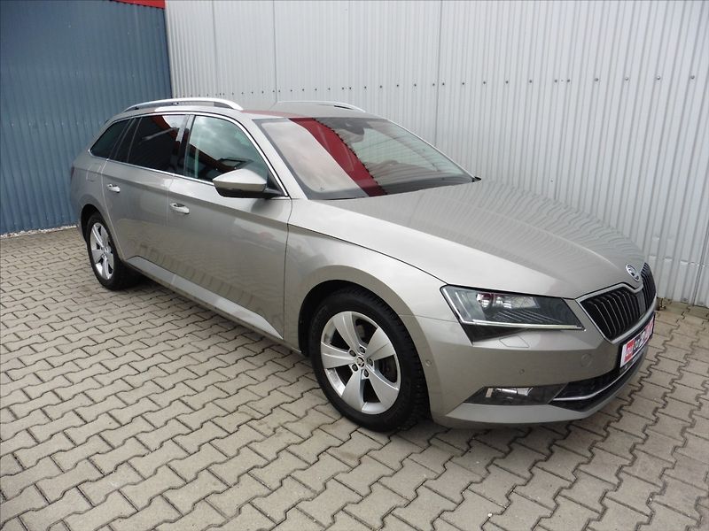 Škoda Superb 2,0 TDi Style Navi  III Combi - fotka 2 z 18