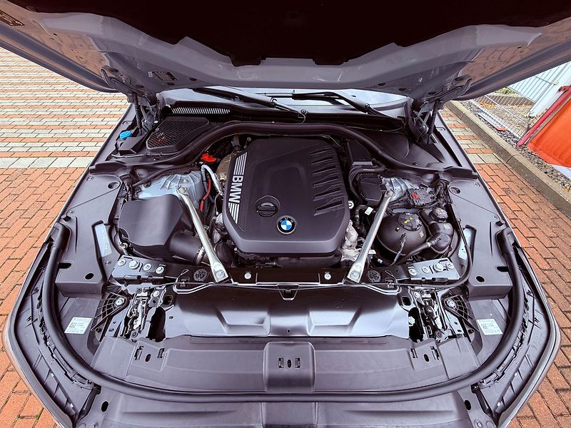 BMW Řada 5 540d xDrive, Serviska, Záruka - fotka 36 z 37