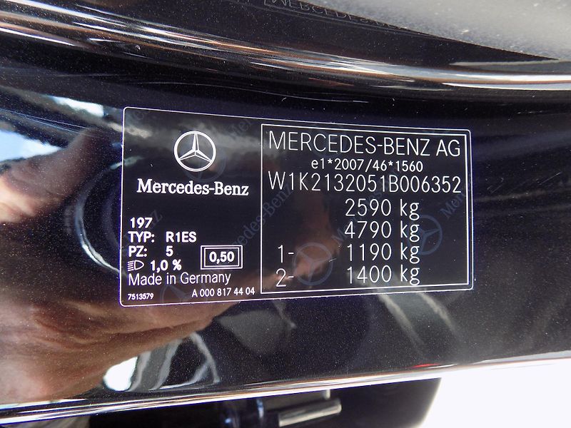 Mercedes-Benz Třídy E 220 D 4MATIC 143 KW TOP!!! - fotka 37 z 40