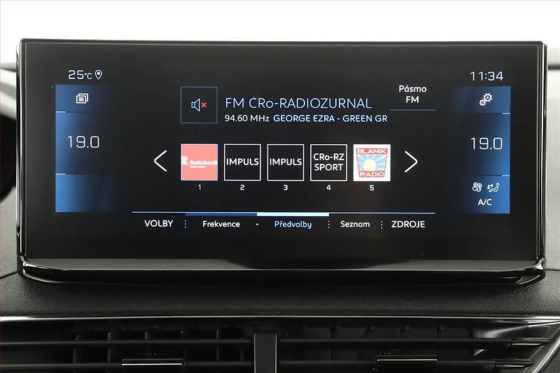 Peugeot 5008 (2022) 1.5 BlueHDi - fotka 15 z 20
