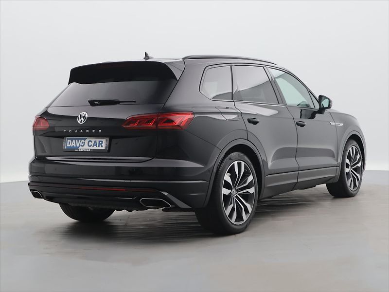 Volkswagen Touareg 3,0 TSI 250 kW 4x4 CZ R-line - fotka 7 z 29