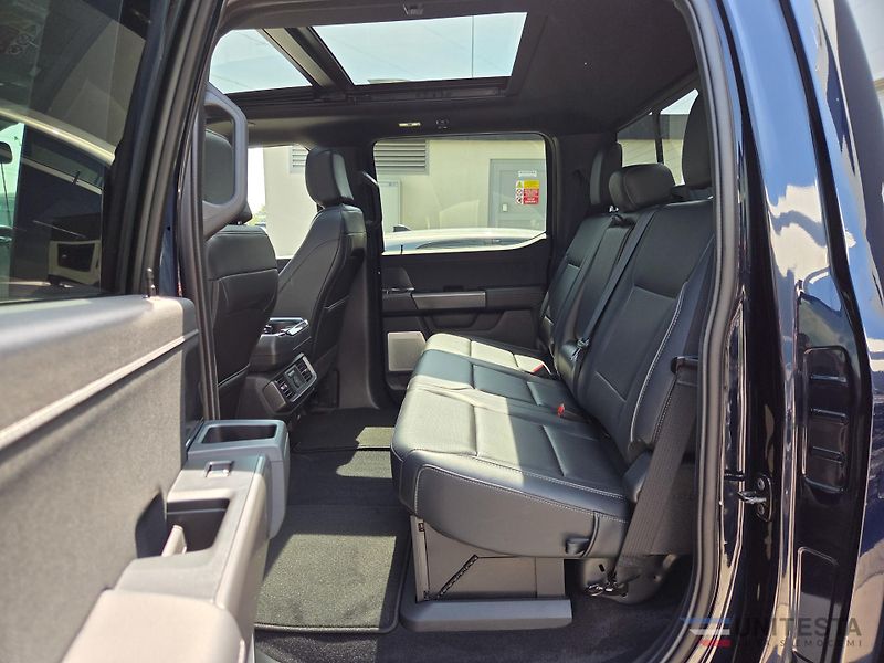 Ford F-150 (2026) F150 Lariat sport V8  400HP - fotka 19 z 34