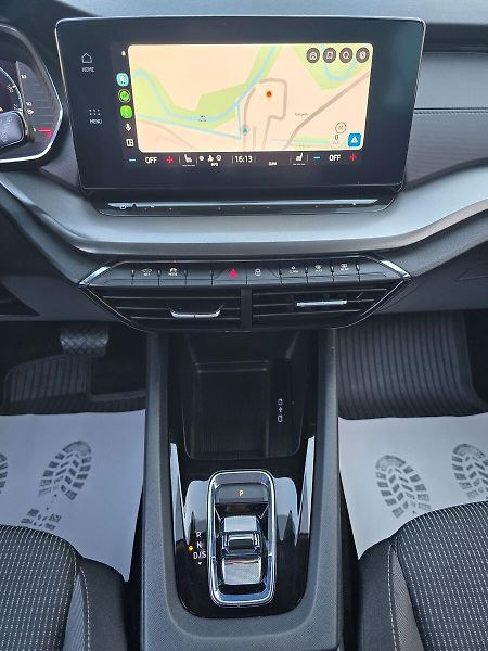 Škoda Octavia 1.4TSi 150kW iV DSG KAMERA - fotka 13 z 46