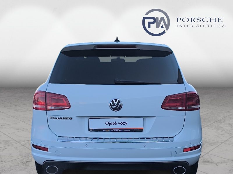 Volkswagen Touareg 3.0 TDi  R-Line - fotka 6 z 23