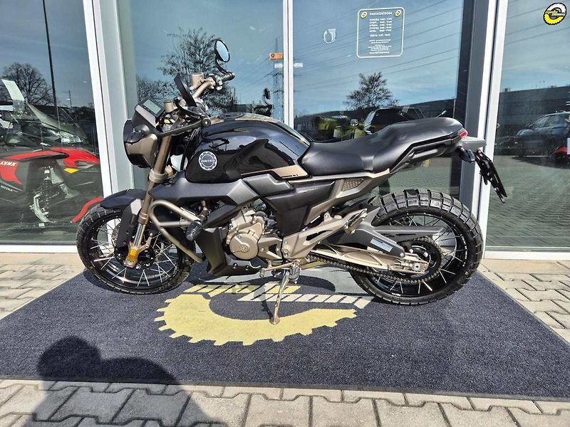 Zontes 125 G1 (2026) 125 Scrambler - drátěná kola - fotka 7 z 19