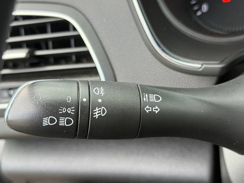 Renault Mégane (2019) 1.3 TCe 75 kW Life - fotka 16 z 20