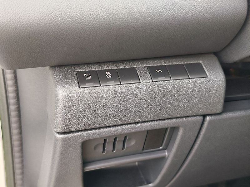 Peugeot 5008 2.0 HDI/110kW Allure - fotka 30 z 35