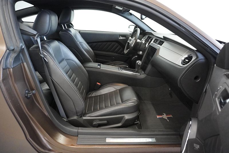 Ford Mustang 3.7i V6 REZERVACE - fotka 27 z 38