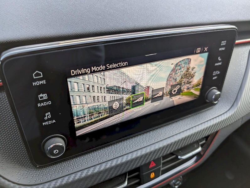 Škoda Scala (2024) 1,0 TSI / 85 kW Monte Carlo - fotka 22 z 30