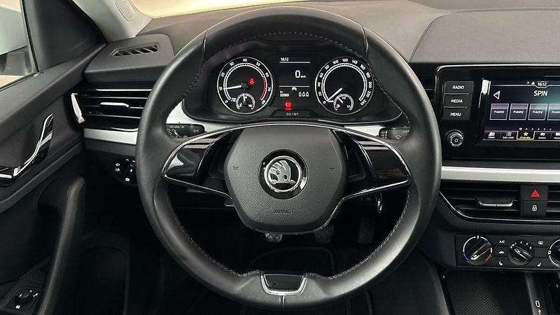 Škoda Scala 1.0 TSI Ambition - fotka 9 z 23