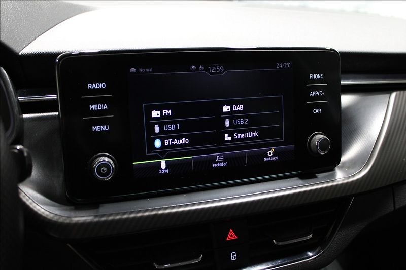 Škoda Kamiq 1,5 TSI 110kw MC 1.maj CZ - fotka 24 z 32