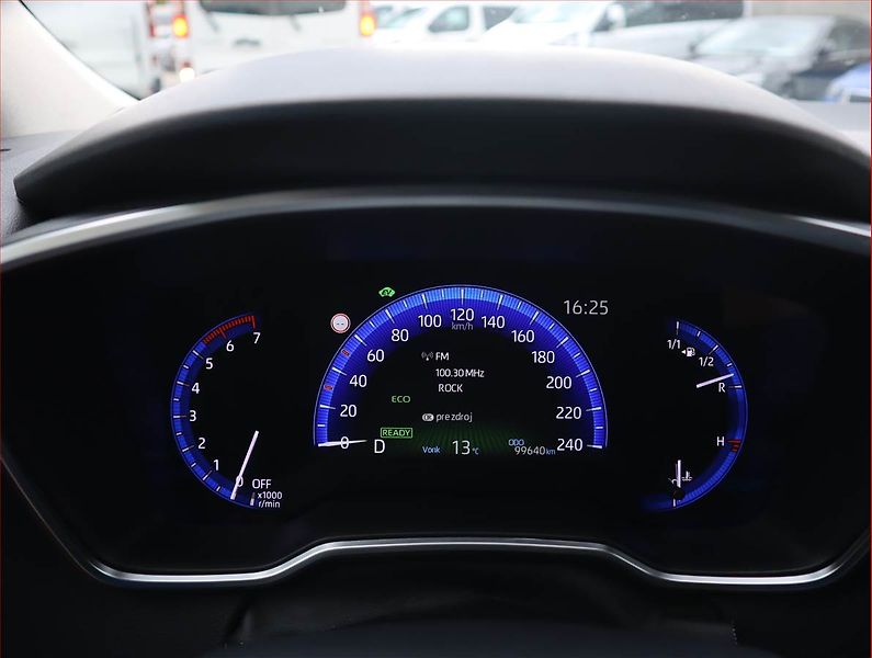 Toyota Corolla (2022) Comfort 1.8 Hybrid - fotka 11 z 21
