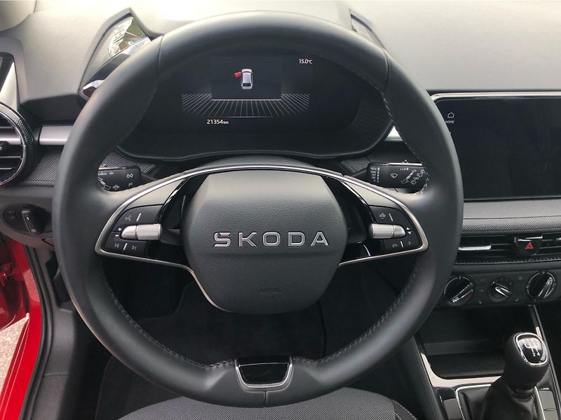 Škoda Fabia 1.0 MPi Selection - fotka 17 z 29