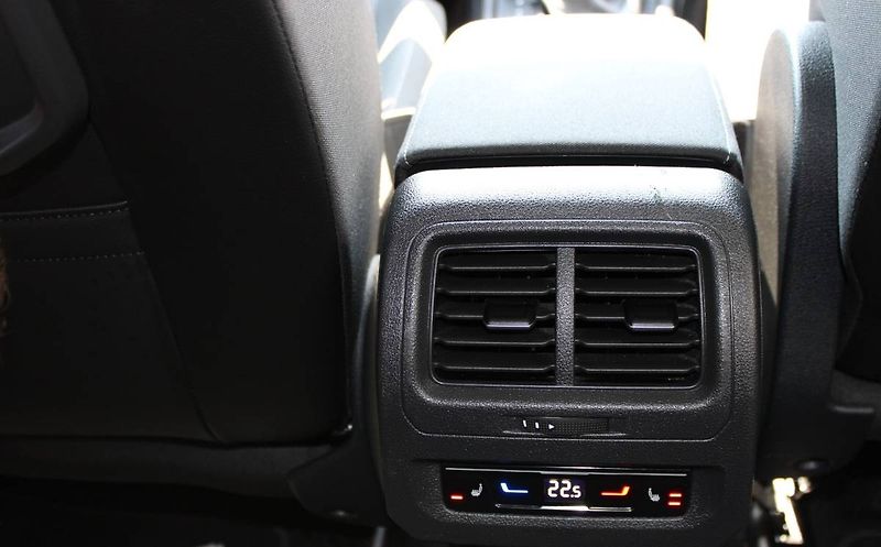 Volkswagen Touran (2022) 2.0 TDI 110kW DSG tažné - fotka 14 z 35