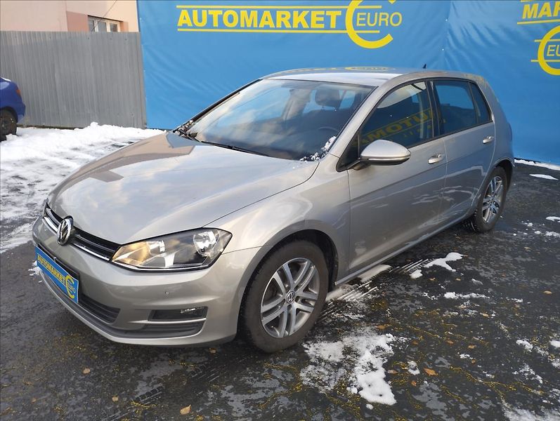 Volkswagen Golf 1,4 TSi 90KW - fotka 1 z 21