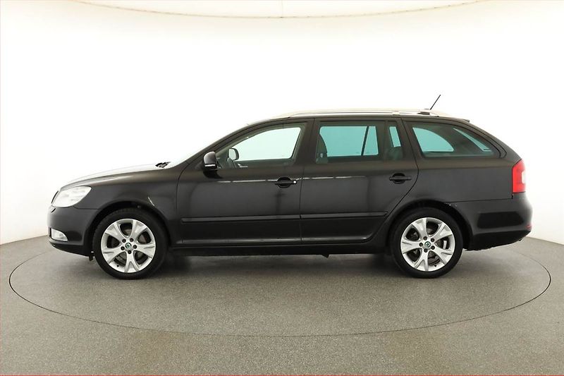 Škoda Octavia (2012) Elegance 1.8 TSI, Automat - fotka 3 z 14