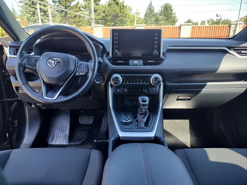Toyota RAV4 2.5 4x4, plug in hybrid - fotka 12 z 29