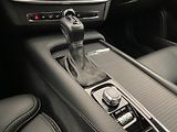 Volvo V90 CC T5 AWD MOMENTUM REZERVACE - náhled 26