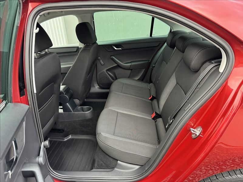 Škoda Rapid 1,2 TSI,63kW,tažné,1.maj.,ČR - fotka 19 z 50