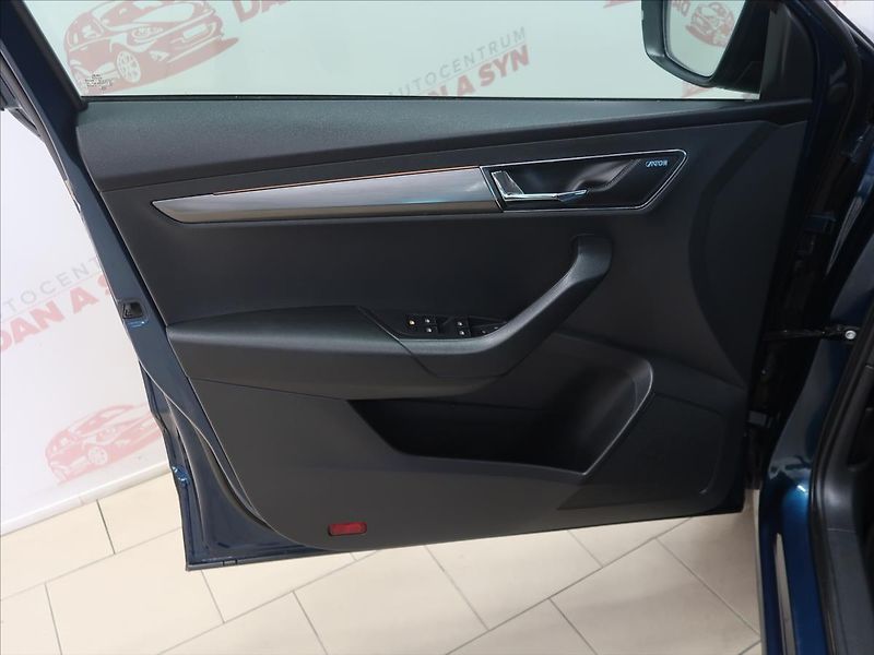Škoda Karoq 1,5 TSI STYLE 1. majitel TOP - fotka 10 z 40