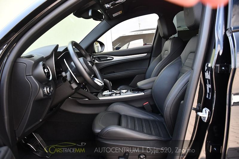 Alfa Romeo Stelvio 2.0T 16V 206kW VELOCE AT8 Q4 - fotka 16 z 44