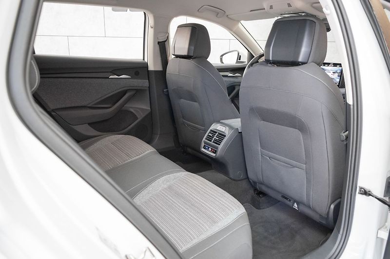 Škoda Superb TDI 142kW 4x4*TAŽNÉ*DPH*ČR 1.M - fotka 15 z 45