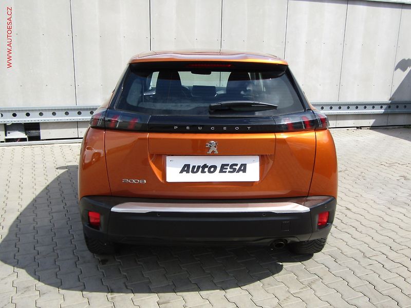 Peugeot 2008 (2021) 1.2 PT, ČR, Active - fotka 5 z 19