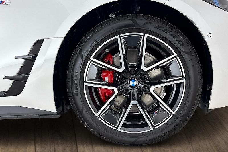 BMW i4 xDrive40 - fotka 5 z 19
