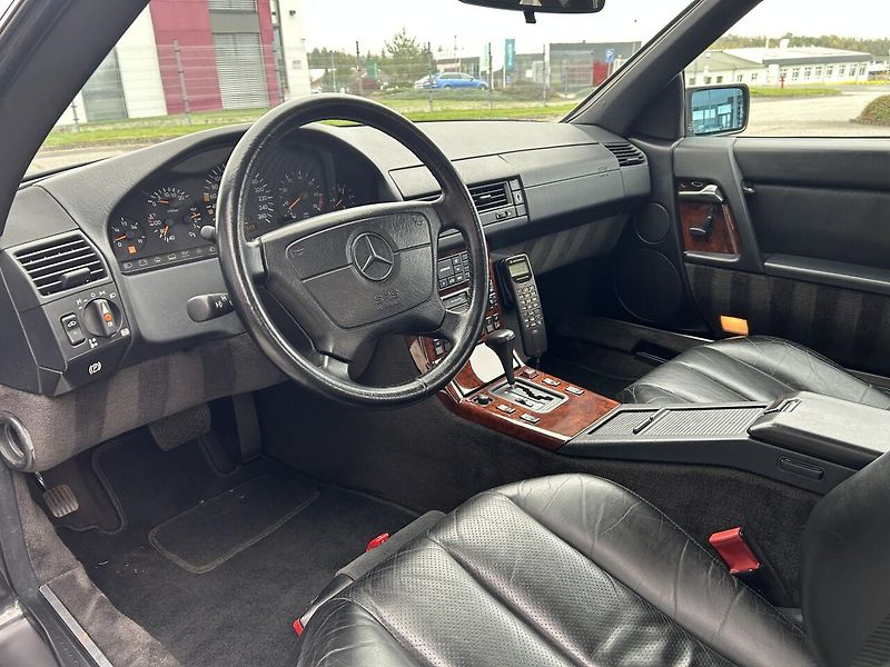 Mercedes-Benz SL 500 - fotka 16 z 30