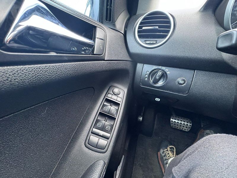 Mercedes-Benz Třídy M (2005) ML 320 3,0D V6 165KW ČR - fotka 24 z 41