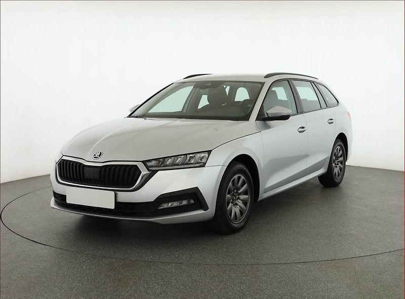Škoda Octavia (2023) Ambition 2.0 TDI, ČR,1.maj - fotka 2 z 17