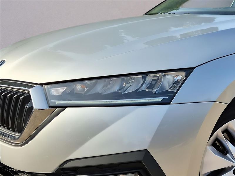 Škoda Octavia 2,0 TDi DSG Ambition 4x4 - fotka 5 z 16