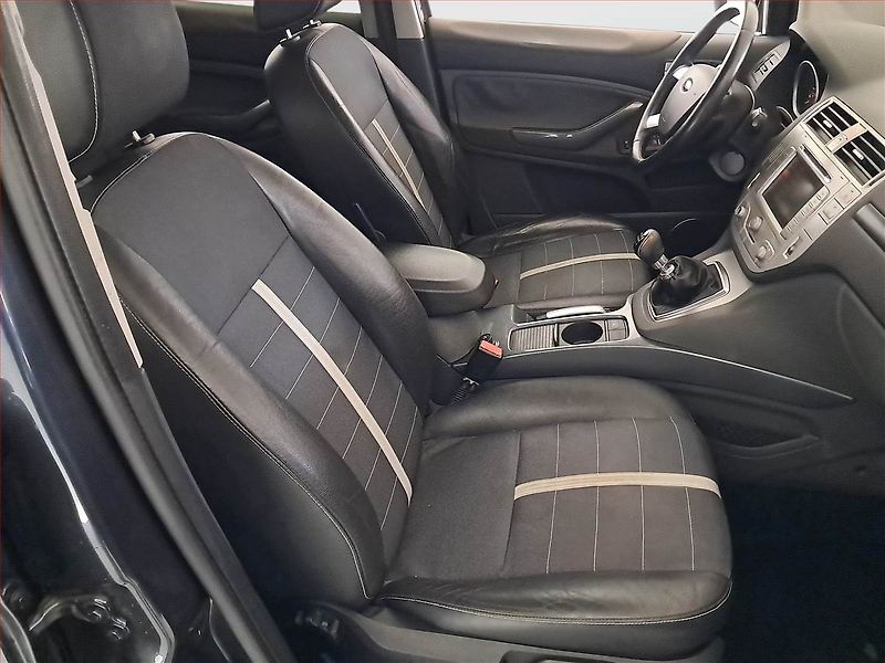 Ford Kuga (2010) 2.0 TDCi, 4X4, Navi, Tempomat - fotka 9 z 18