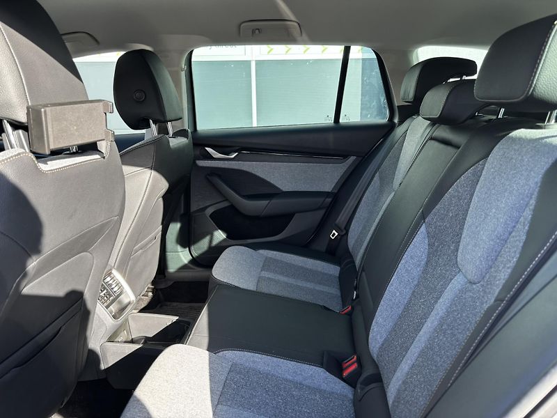Škoda Octavia (2025)  Combi Top Selection 1.5 TSI - fotka 11 z 12