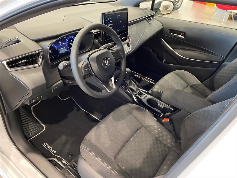 Toyota Corolla (2025) 1,8 hybrid 140 koní  Comfort + - fotka 11 z 14
