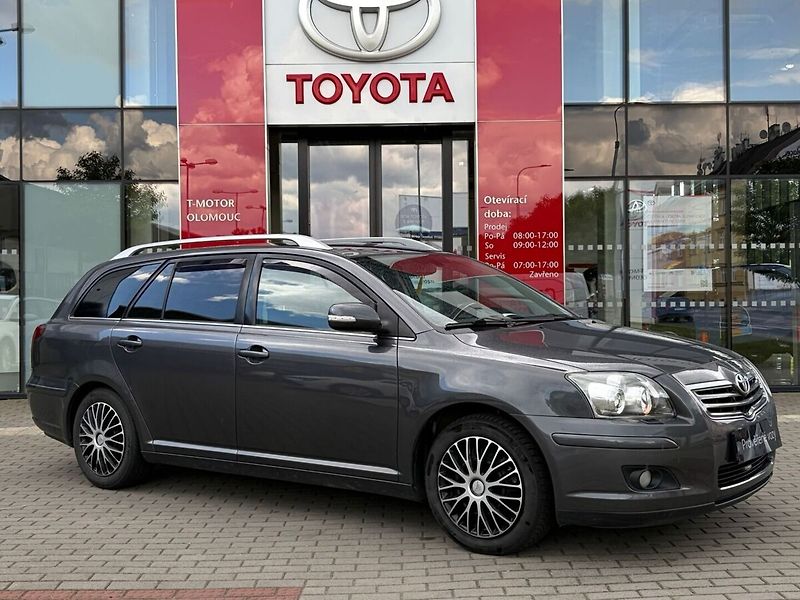 Toyota Avensis - fotka 4 z 13