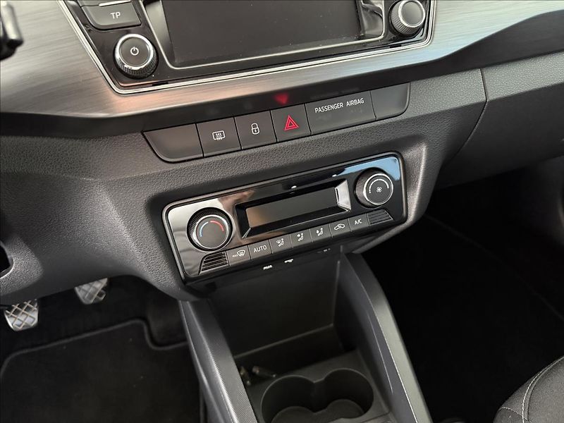 Škoda Fabia 1,2   81KW, STYLE, SERVISKA - fotka 15 z 20