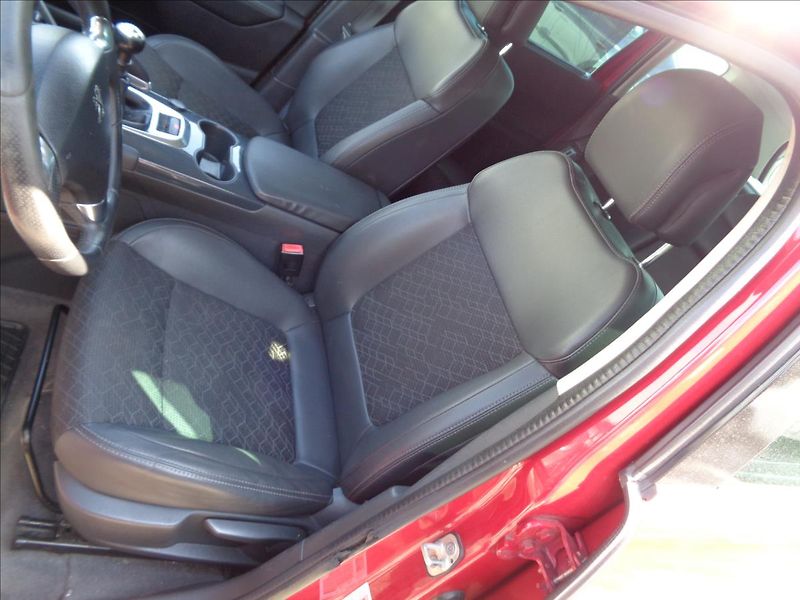 Peugeot 3008 1,6 - fotka 15 z 21