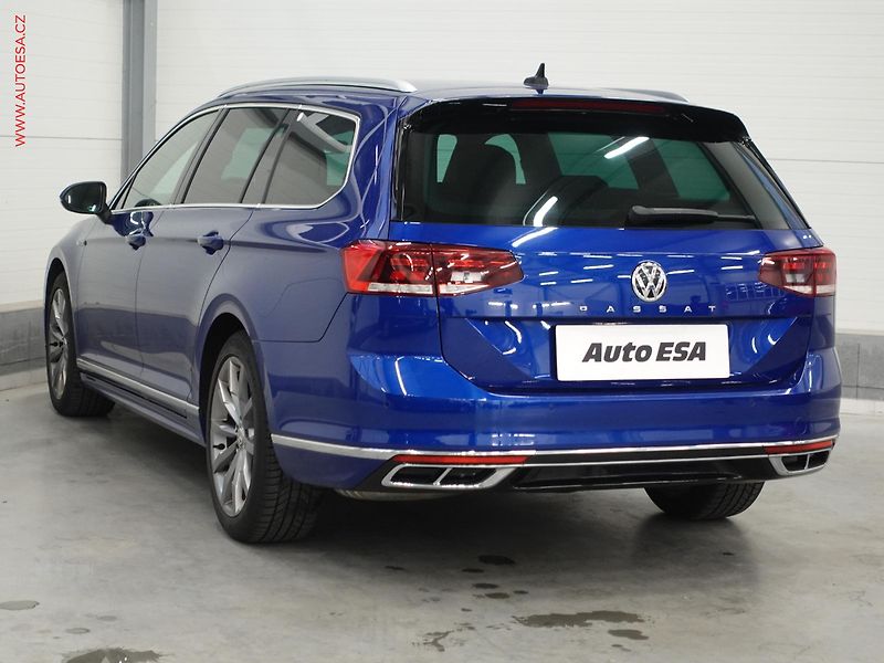 Volkswagen Passat (2019) 2.0 TSI, ČR, R-Line, DSG - fotka 6 z 23