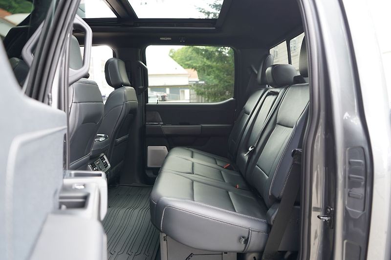 Ford F-150 (2025) Lariat 5,0 298 kW - fotka 24 z 59